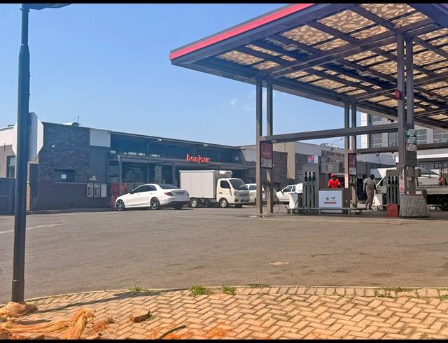 2,850M² SERVICE STATION FOR SALE IN LA ROCHELLE